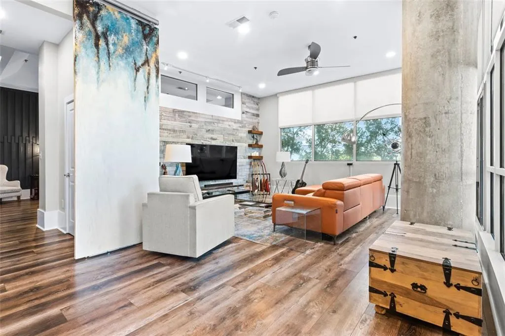 2881 Peachtree Road Ne Unit 605, Atlanta, Georgia 30305, 2 Bedrooms Bedrooms, ,2 BathroomsBathrooms,Residential,For Sale,2881 Peachtree Road Ne Unit 605,7624314