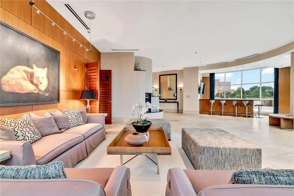 Seating/party space