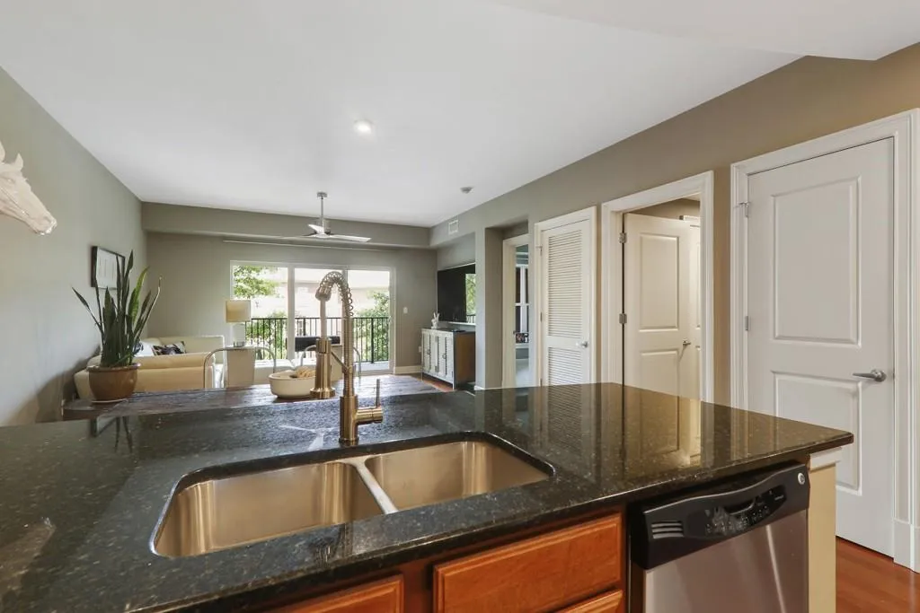 200 River Vista Drive Unit 404, Atlanta, Georgia 30339, 1 Bedroom Bedrooms, ,1 BathroomBathrooms,Residential,Sold,200 River Vista Drive Unit 404,6849876