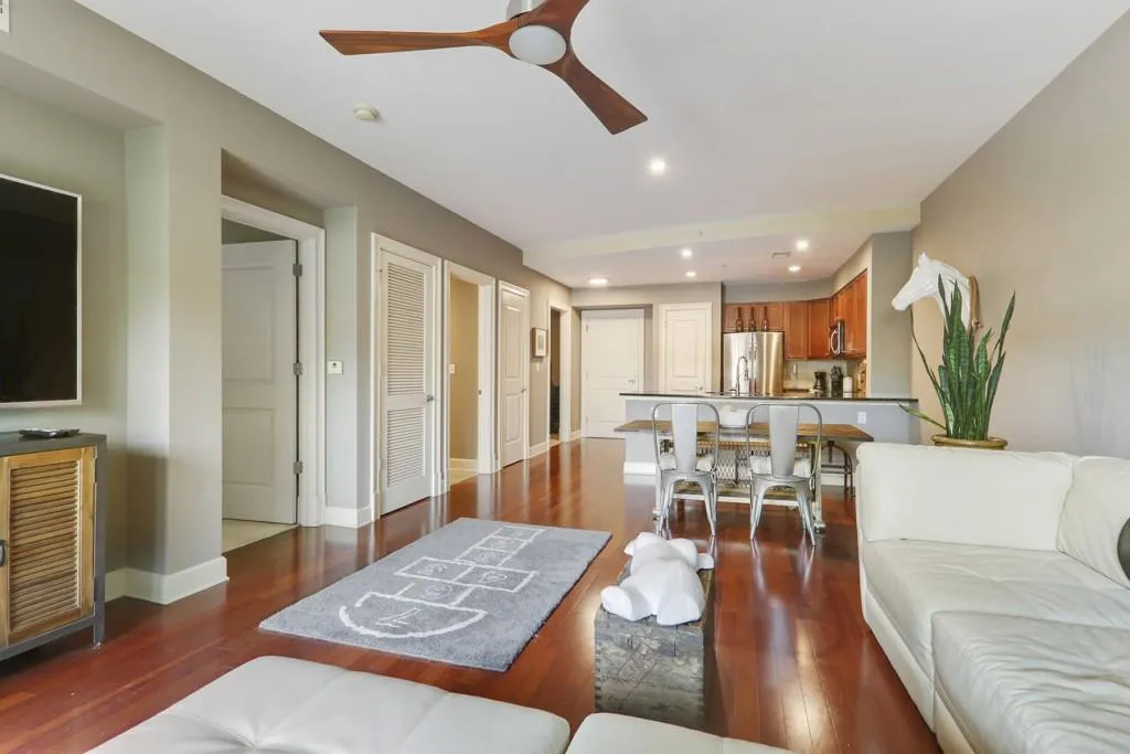 200 River Vista Drive Unit 404, Atlanta, Georgia 30339, 1 Bedroom Bedrooms, ,1 BathroomBathrooms,Residential,Sold,200 River Vista Drive Unit 404,6849876