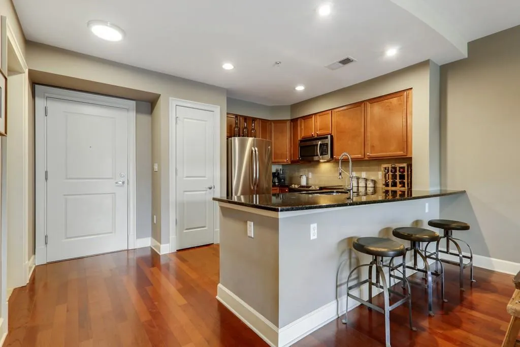 200 River Vista Drive Unit 404, Atlanta, Georgia 30339, 1 Bedroom Bedrooms, ,1 BathroomBathrooms,Residential,Sold,200 River Vista Drive Unit 404,6849876