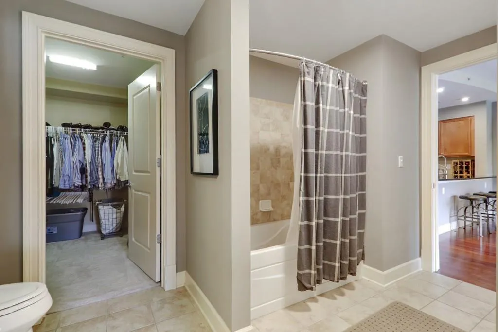 200 River Vista Drive Unit 404, Atlanta, Georgia 30339, 1 Bedroom Bedrooms, ,1 BathroomBathrooms,Residential,Sold,200 River Vista Drive Unit 404,6849876