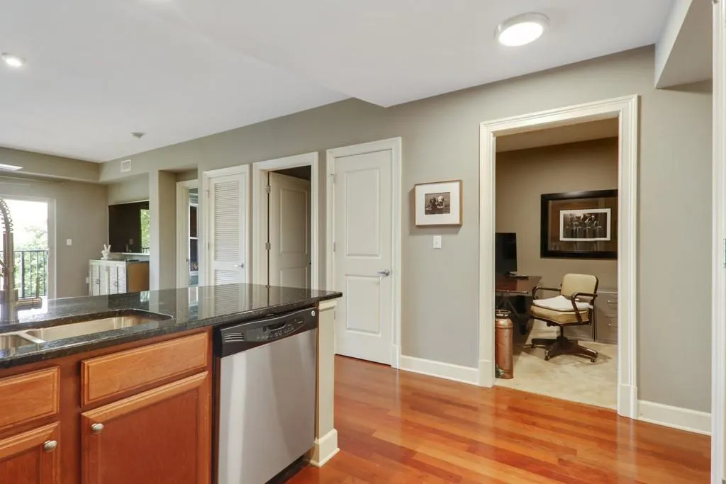 200 River Vista Drive Unit 404, Atlanta, Georgia 30339, 1 Bedroom Bedrooms, ,1 BathroomBathrooms,Residential,Sold,200 River Vista Drive Unit 404,6849876