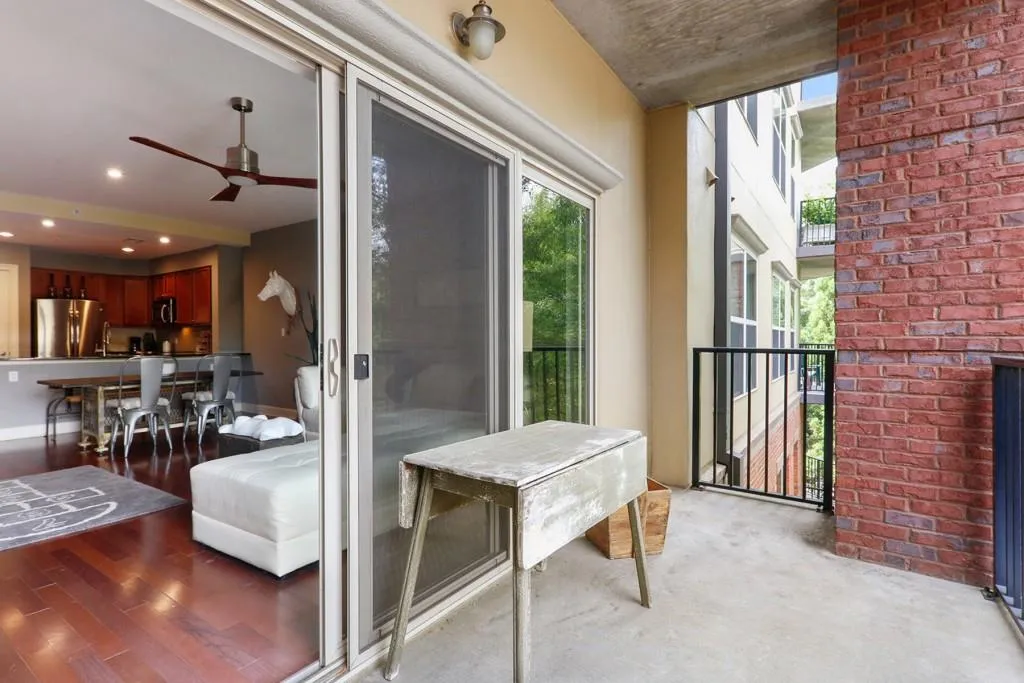 200 River Vista Drive Unit 404, Atlanta, Georgia 30339, 1 Bedroom Bedrooms, ,1 BathroomBathrooms,Residential,Sold,200 River Vista Drive Unit 404,6849876
