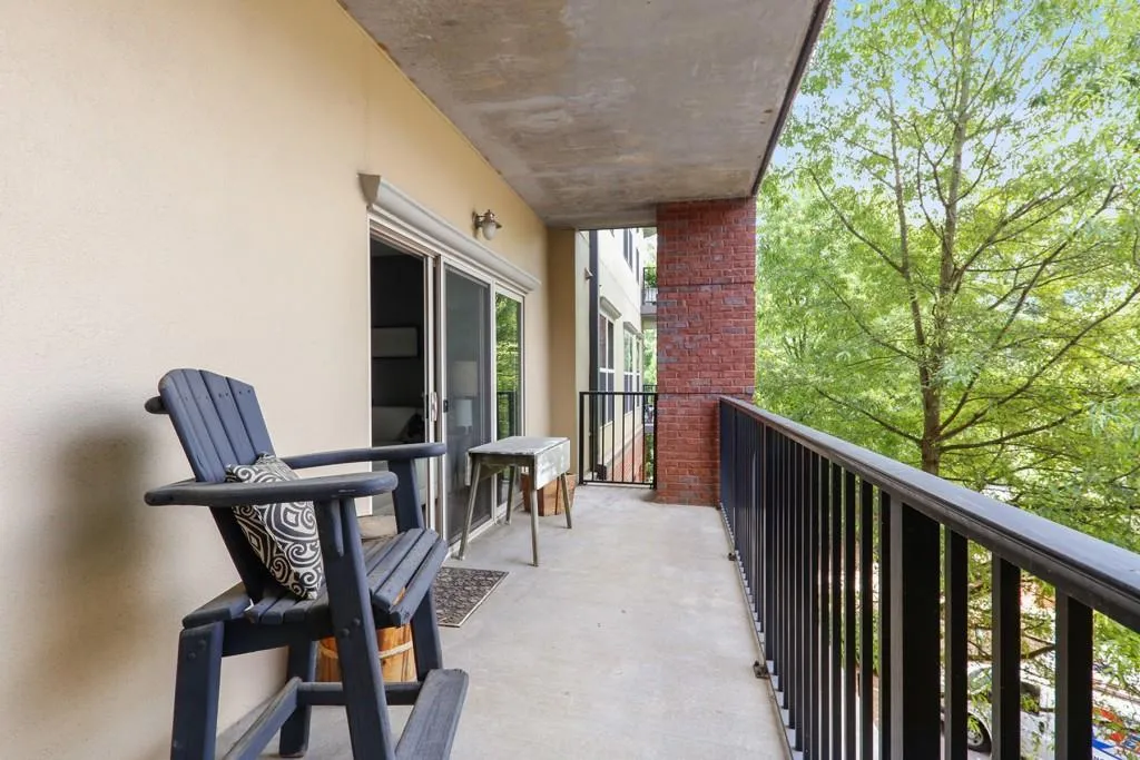 200 River Vista Drive Unit 404, Atlanta, Georgia 30339, 1 Bedroom Bedrooms, ,1 BathroomBathrooms,Residential,Sold,200 River Vista Drive Unit 404,6849876