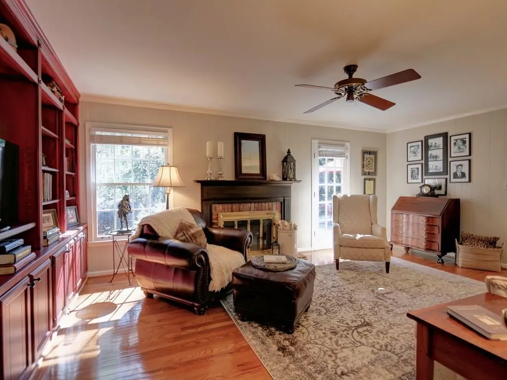 420 N Harbor Drive, Sandy Springs, Georgia 30328, 3 Bedrooms Bedrooms, ,2 BathroomsBathrooms,Residential,Sold,420 N Harbor Drive,5823783