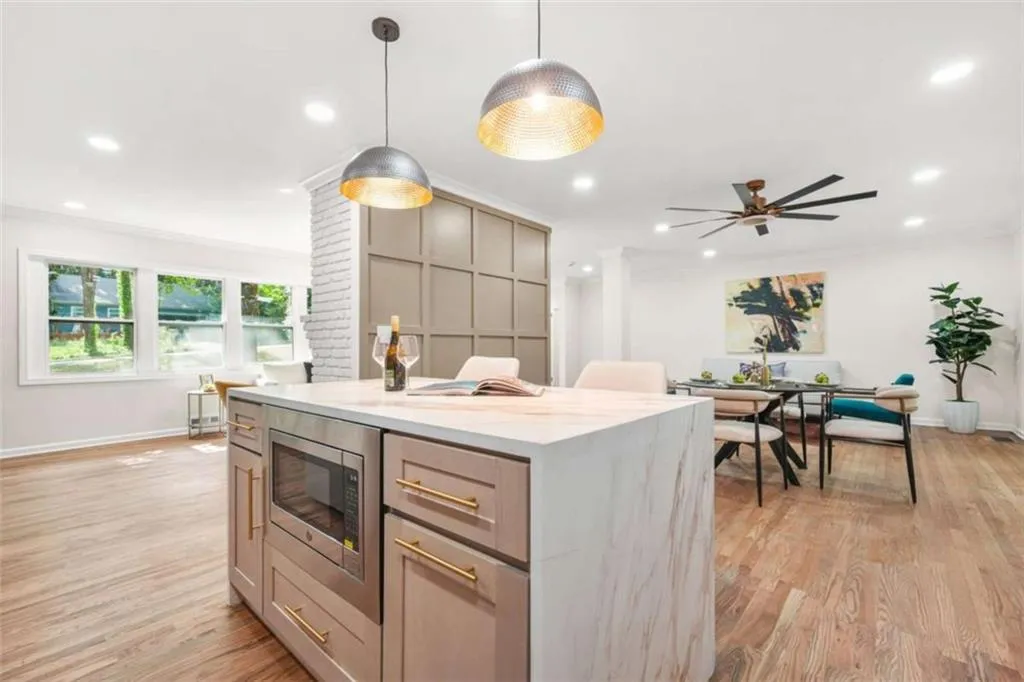 5975 Brookgreen Rd, Sandy Springs, Georgia 30328, 3 Bedrooms Bedrooms, ,2 BathroomsBathrooms,Residential,For Sale,5975 Brookgreen Rd,7622067