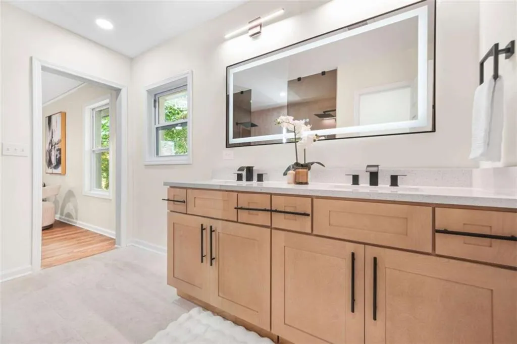 5975 Brookgreen Rd, Sandy Springs, Georgia 30328, 3 Bedrooms Bedrooms, ,2 BathroomsBathrooms,Residential,For Sale,5975 Brookgreen Rd,7622067