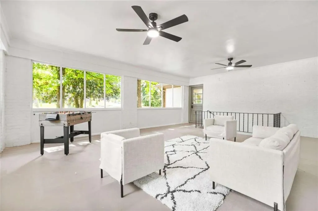 5975 Brookgreen Rd, Sandy Springs, Georgia 30328, 3 Bedrooms Bedrooms, ,2 BathroomsBathrooms,Residential,For Sale,5975 Brookgreen Rd,7622067