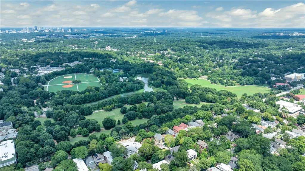 905 Juniper Street Ne Unit 410, Atlanta, Georgia 30309, 2 Bedrooms Bedrooms, ,2 BathroomsBathrooms,Residential,For Sale,905 Juniper Street Ne Unit 410,7634328