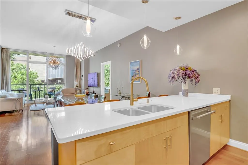 905 Juniper Street Ne Unit 410, Atlanta, Georgia 30309, 2 Bedrooms Bedrooms, ,2 BathroomsBathrooms,Residential,For Sale,905 Juniper Street Ne Unit 410,7634328