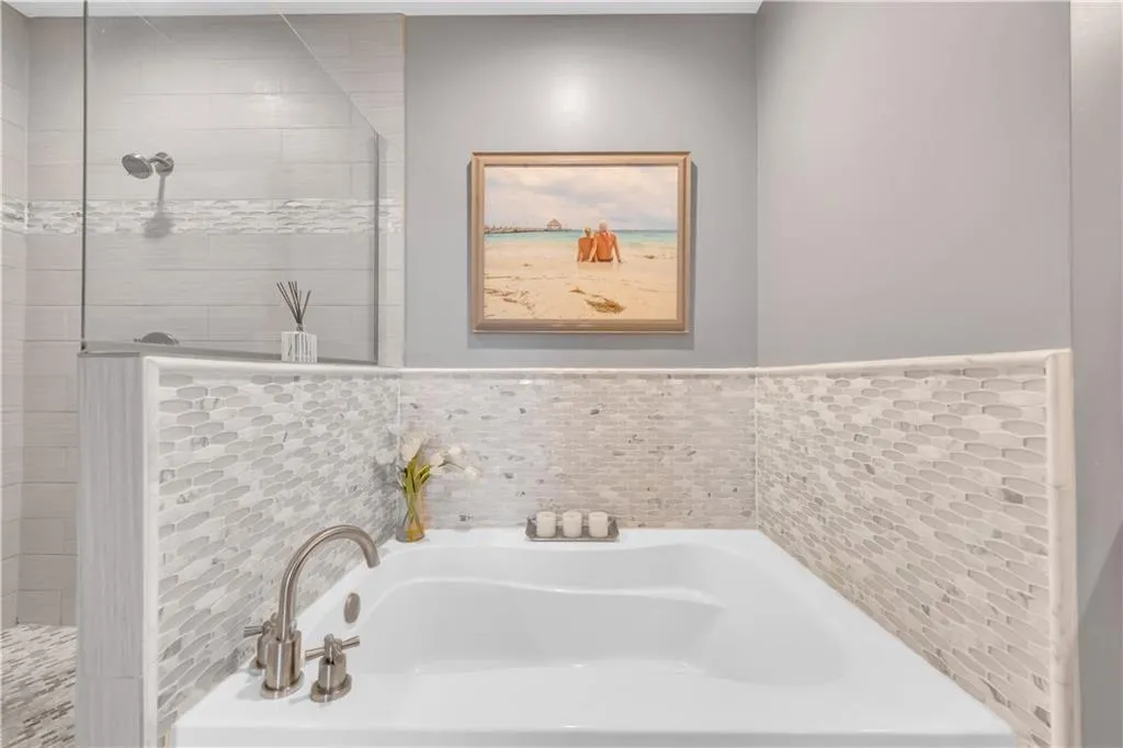 905 Juniper Street Ne Unit 410, Atlanta, Georgia 30309, 2 Bedrooms Bedrooms, ,2 BathroomsBathrooms,Residential,For Sale,905 Juniper Street Ne Unit 410,7634328