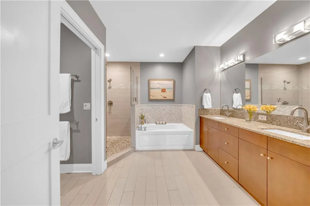 905 Juniper Street Ne Unit 410, Atlanta, Georgia 30309, 2 Bedrooms Bedrooms, ,2 BathroomsBathrooms,Residential,For Sale,905 Juniper Street Ne Unit 410,7634328