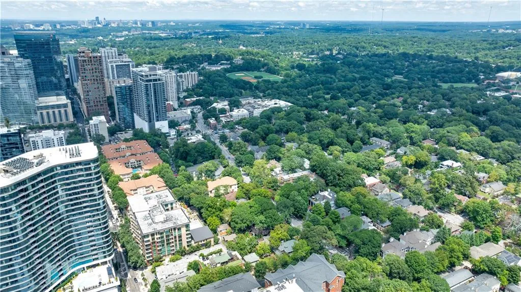 905 Juniper Street Ne Unit 410, Atlanta, Georgia 30309, 2 Bedrooms Bedrooms, ,2 BathroomsBathrooms,Residential,For Sale,905 Juniper Street Ne Unit 410,7634328