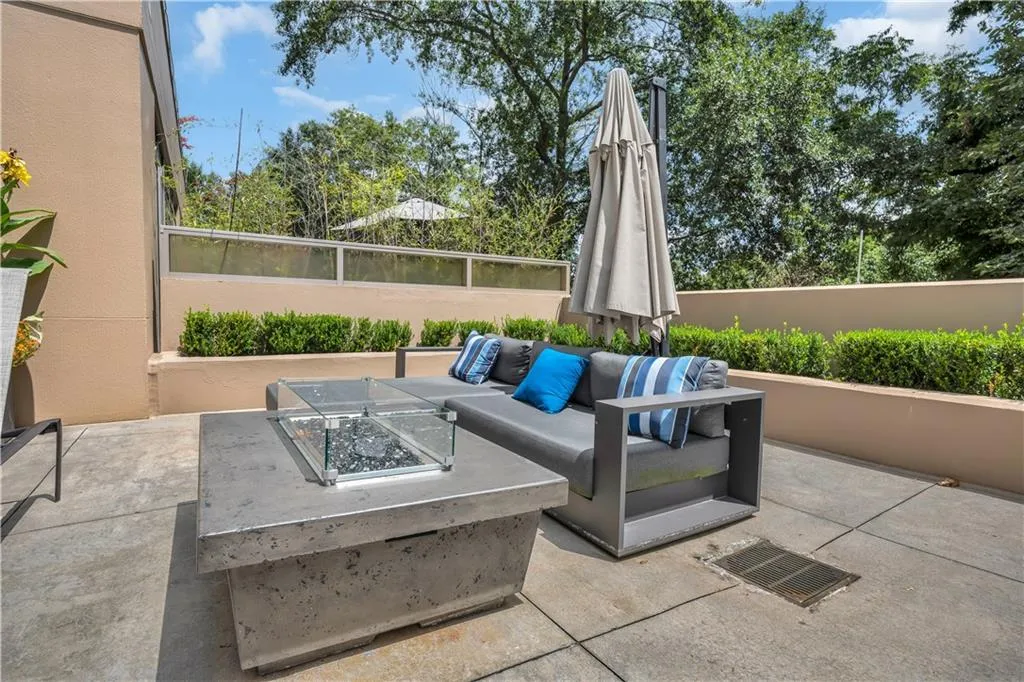 905 Juniper Street Ne Unit 410, Atlanta, Georgia 30309, 2 Bedrooms Bedrooms, ,2 BathroomsBathrooms,Residential,For Sale,905 Juniper Street Ne Unit 410,7634328