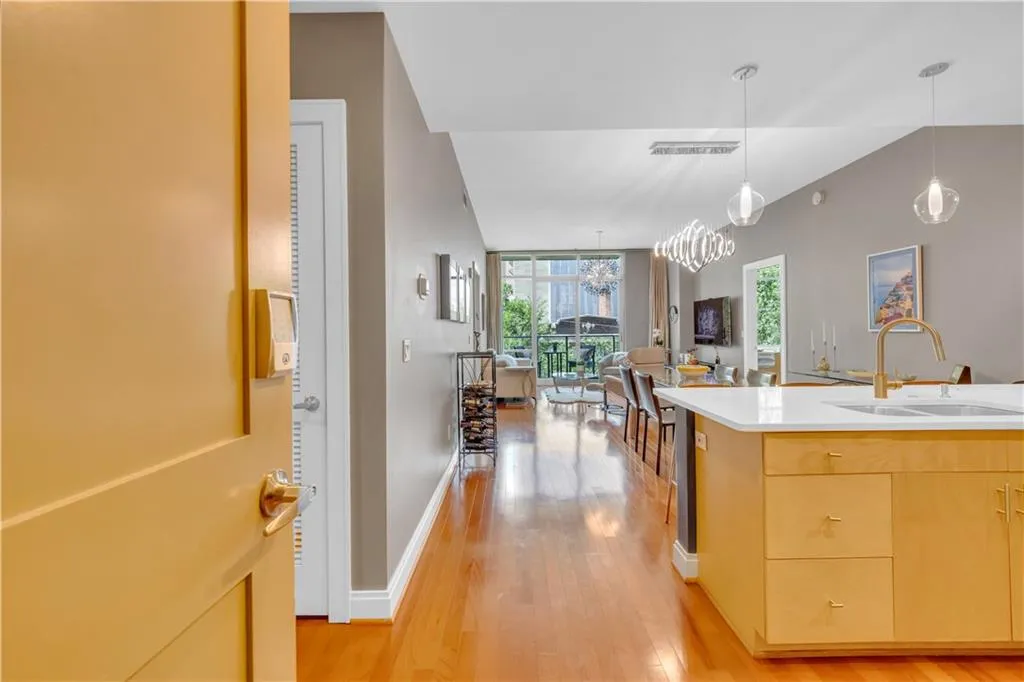 905 Juniper Street Ne Unit 410, Atlanta, Georgia 30309, 2 Bedrooms Bedrooms, ,2 BathroomsBathrooms,Residential,For Sale,905 Juniper Street Ne Unit 410,7634328