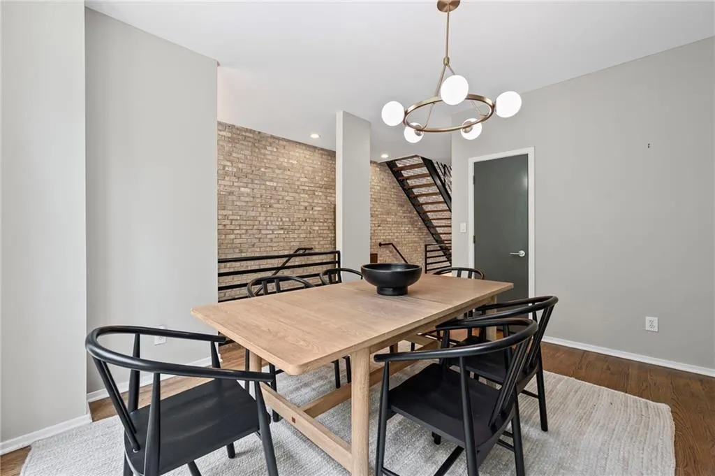 1308 Ne Fernwood Circle Ne, Atlanta, Georgia 30319, 2 Bedrooms Bedrooms, ,2 BathroomsBathrooms,Residential,For Sale,1308 Ne Fernwood Circle Ne,7587010