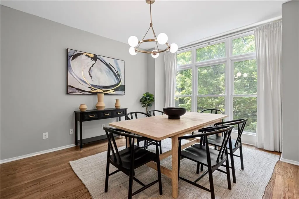 1308 Ne Fernwood Circle Ne, Atlanta, Georgia 30319, 2 Bedrooms Bedrooms, ,2 BathroomsBathrooms,Residential,For Sale,1308 Ne Fernwood Circle Ne,7587010