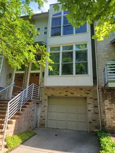 1308 Ne Fernwood Circle Ne, Atlanta, Georgia 30319, 2 Bedrooms Bedrooms, ,2 BathroomsBathrooms,Residential,For Sale,1308 Ne Fernwood Circle Ne,7587010