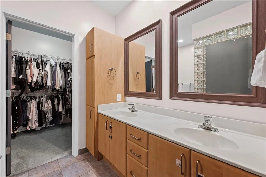 1308 Ne Fernwood Circle Ne, Atlanta, Georgia 30319, 2 Bedrooms Bedrooms, ,2 BathroomsBathrooms,Residential,For Sale,1308 Ne Fernwood Circle Ne,7587010