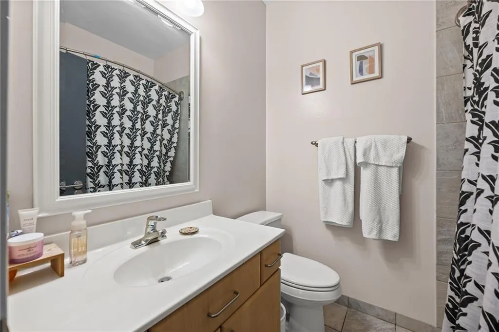1308 Ne Fernwood Circle Ne, Atlanta, Georgia 30319, 2 Bedrooms Bedrooms, ,2 BathroomsBathrooms,Residential,For Sale,1308 Ne Fernwood Circle Ne,7587010