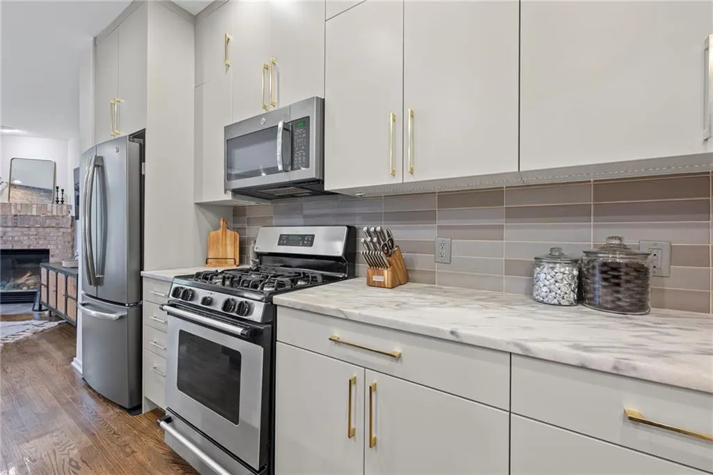 1308 Ne Fernwood Circle Ne, Atlanta, Georgia 30319, 2 Bedrooms Bedrooms, ,2 BathroomsBathrooms,Residential,For Sale,1308 Ne Fernwood Circle Ne,7587010