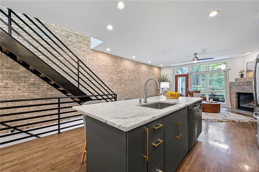 1308 Ne Fernwood Circle Ne, Atlanta, Georgia 30319, 2 Bedrooms Bedrooms, ,2 BathroomsBathrooms,Residential,For Sale,1308 Ne Fernwood Circle Ne,7587010