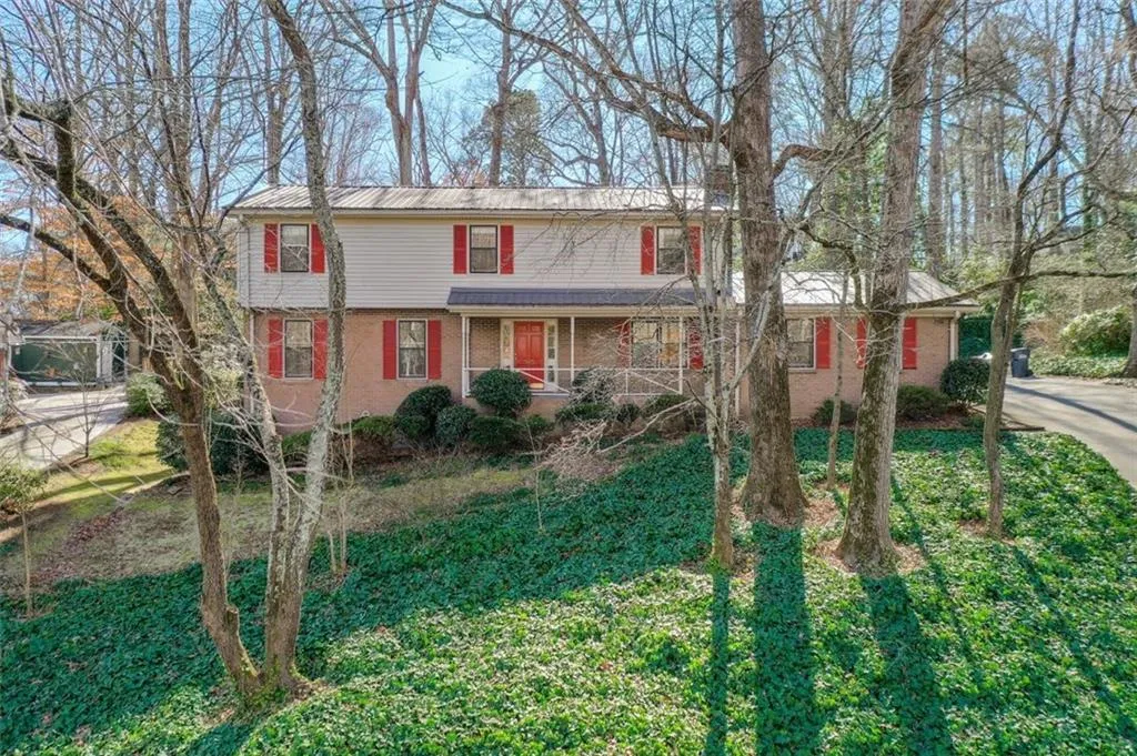 365 Forest Valley Court, Atlanta, Georgia 30342, 4 Bedrooms Bedrooms, ,2 BathroomsBathrooms,Residential,Sold,365 Forest Valley Court,6830220
