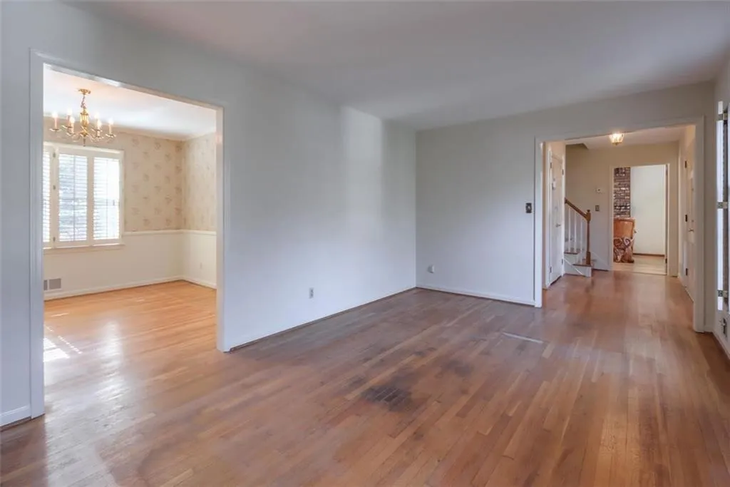 365 Forest Valley Court, Atlanta, Georgia 30342, 4 Bedrooms Bedrooms, ,2 BathroomsBathrooms,Residential,Sold,365 Forest Valley Court,6830220