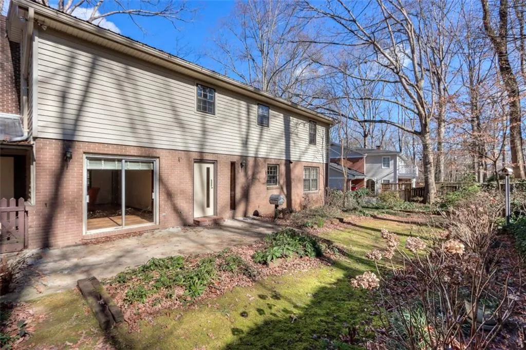 365 Forest Valley Court, Atlanta, Georgia 30342, 4 Bedrooms Bedrooms, ,2 BathroomsBathrooms,Residential,Sold,365 Forest Valley Court,6830220