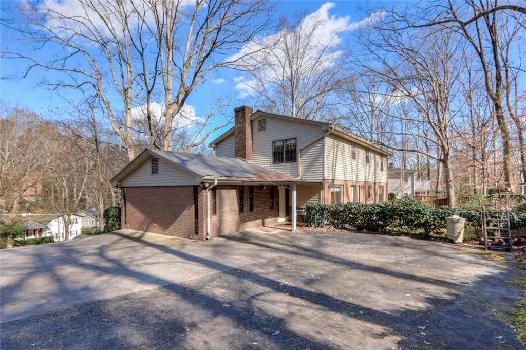365 Forest Valley Court, Atlanta, Georgia 30342, 4 Bedrooms Bedrooms, ,2 BathroomsBathrooms,Residential,Sold,365 Forest Valley Court,6830220