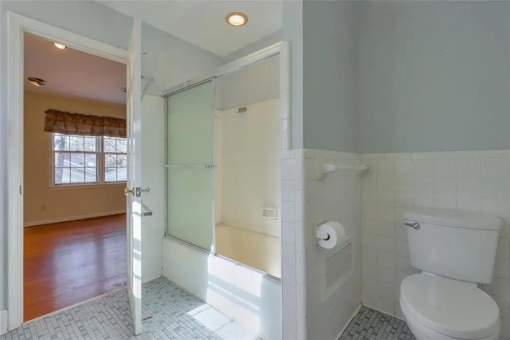 365 Forest Valley Court, Atlanta, Georgia 30342, 4 Bedrooms Bedrooms, ,2 BathroomsBathrooms,Residential,Sold,365 Forest Valley Court,6830220