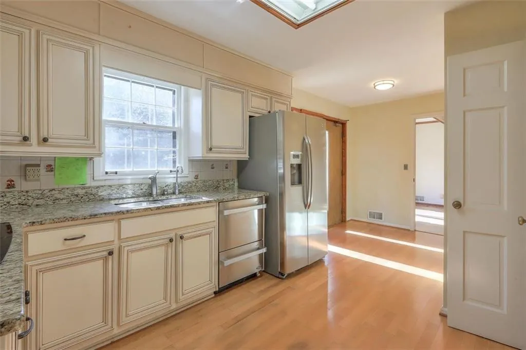 365 Forest Valley Court, Atlanta, Georgia 30342, 4 Bedrooms Bedrooms, ,2 BathroomsBathrooms,Residential,Sold,365 Forest Valley Court,6830220