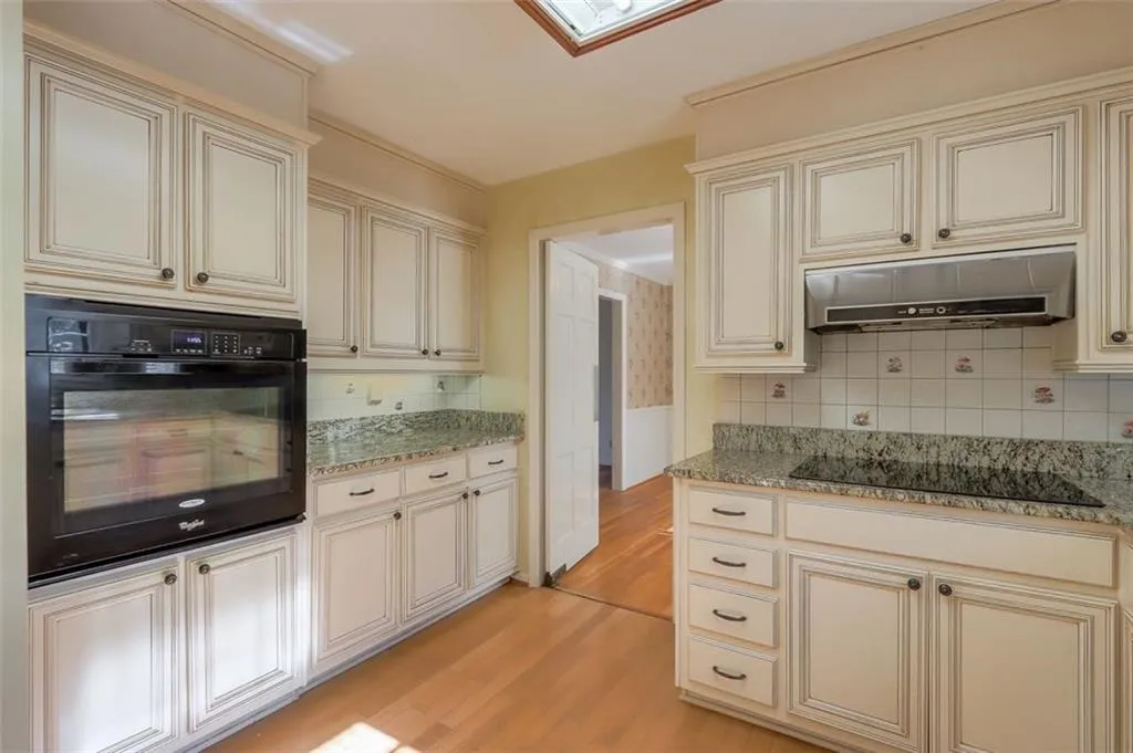 365 Forest Valley Court, Atlanta, Georgia 30342, 4 Bedrooms Bedrooms, ,2 BathroomsBathrooms,Residential,Sold,365 Forest Valley Court,6830220