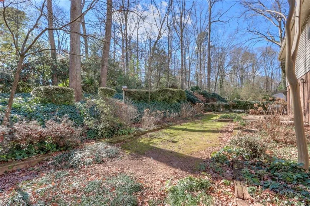 365 Forest Valley Court, Atlanta, Georgia 30342, 4 Bedrooms Bedrooms, ,2 BathroomsBathrooms,Residential,Sold,365 Forest Valley Court,6830220
