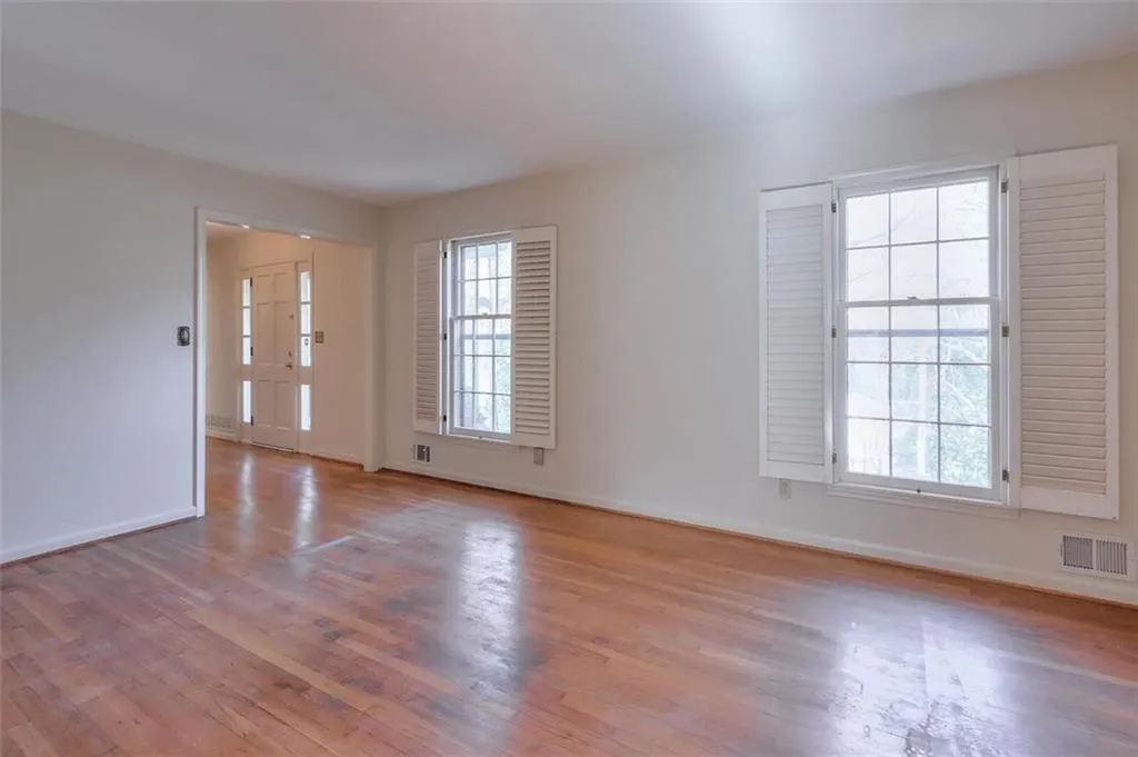 365 Forest Valley Court, Atlanta, Georgia 30342, 4 Bedrooms Bedrooms, ,2 BathroomsBathrooms,Residential,Sold,365 Forest Valley Court,6830220