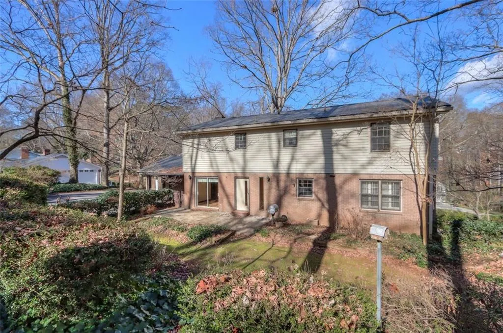 365 Forest Valley Court, Atlanta, Georgia 30342, 4 Bedrooms Bedrooms, ,2 BathroomsBathrooms,Residential,Sold,365 Forest Valley Court,6830220