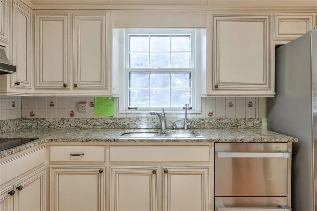 365 Forest Valley Court, Atlanta, Georgia 30342, 4 Bedrooms Bedrooms, ,2 BathroomsBathrooms,Residential,Sold,365 Forest Valley Court,6830220