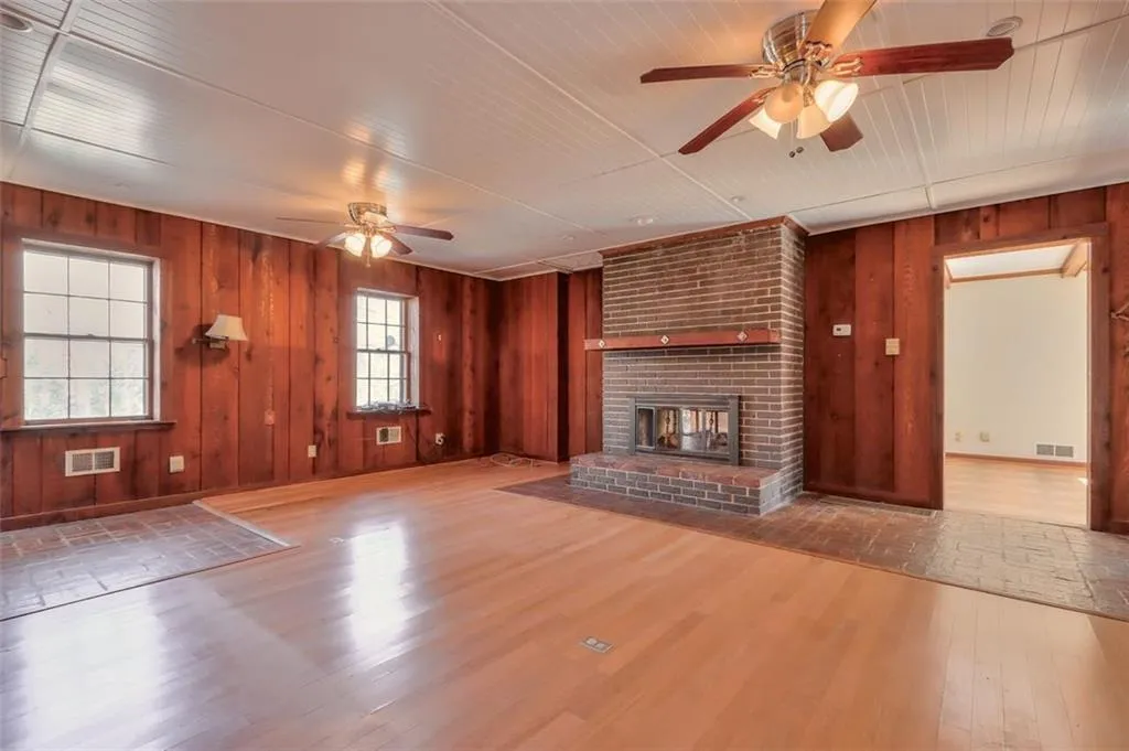 365 Forest Valley Court, Atlanta, Georgia 30342, 4 Bedrooms Bedrooms, ,2 BathroomsBathrooms,Residential,Sold,365 Forest Valley Court,6830220