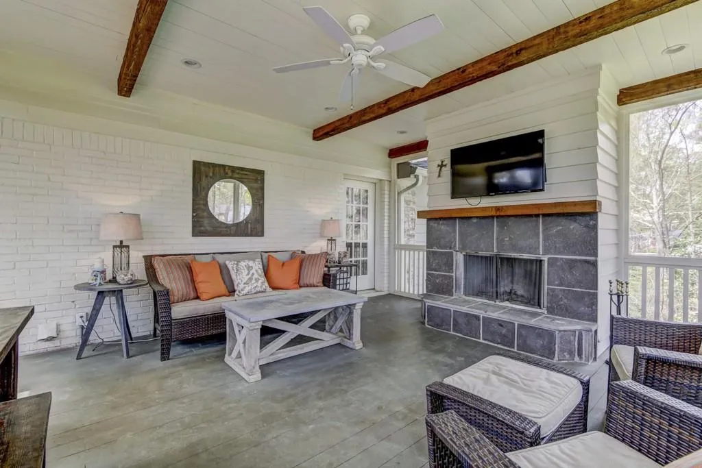 4885 Westfalia Court, Atlanta, Georgia 30342, 4 Bedrooms Bedrooms, ,3 BathroomsBathrooms,Residential,Sold,4885 Westfalia Court,5998008