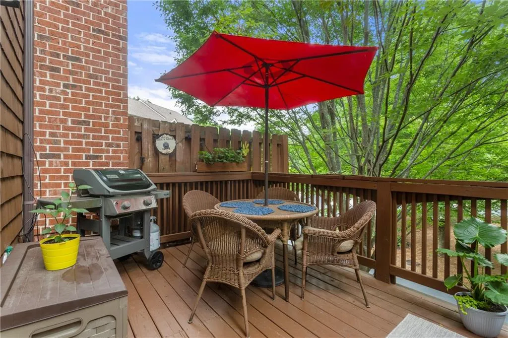 29 High Top Road, Atlanta, Georgia 30328, 3 Bedrooms Bedrooms, ,3 BathroomsBathrooms,Residential,Sold,29 High Top Road,7244955
