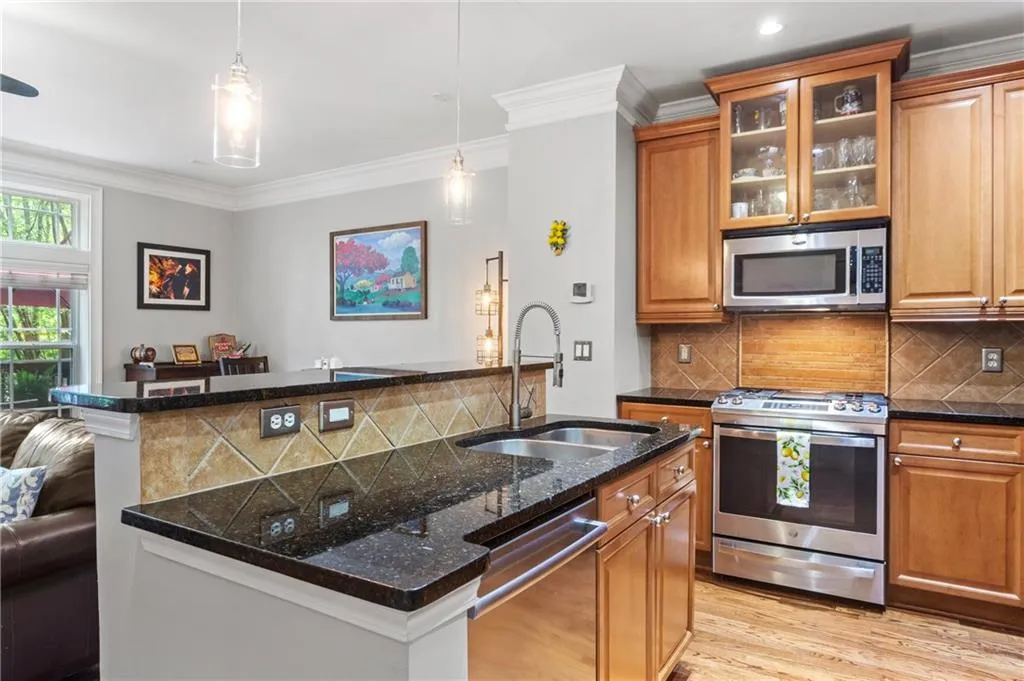 29 High Top Road, Atlanta, Georgia 30328, 3 Bedrooms Bedrooms, ,3 BathroomsBathrooms,Residential,Sold,29 High Top Road,7244955