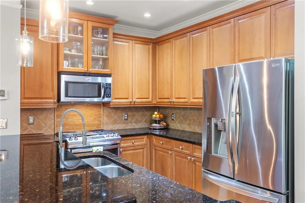 29 High Top Road, Atlanta, Georgia 30328, 3 Bedrooms Bedrooms, ,3 BathroomsBathrooms,Residential,Sold,29 High Top Road,7244955