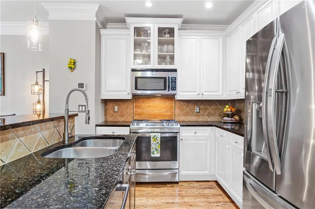 29 High Top Road, Atlanta, Georgia 30328, 3 Bedrooms Bedrooms, ,3 BathroomsBathrooms,Residential,Sold,29 High Top Road,7244955