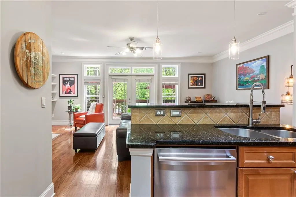 29 High Top Road, Atlanta, Georgia 30328, 3 Bedrooms Bedrooms, ,3 BathroomsBathrooms,Residential,Sold,29 High Top Road,7244955