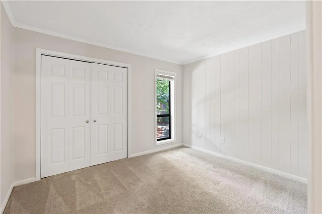 8740 Roswell Road Unit 3d, Sandy Springs, Georgia 30350, 3 Bedrooms Bedrooms, ,2 BathroomsBathrooms,Residential,Sold,8740 Roswell Road Unit 3d,6893851
