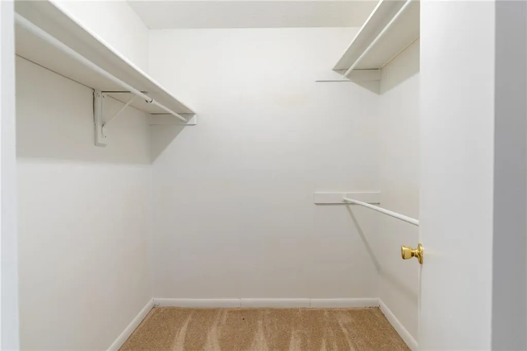 8740 Roswell Road Unit 3d, Sandy Springs, Georgia 30350, 3 Bedrooms Bedrooms, ,2 BathroomsBathrooms,Residential,Sold,8740 Roswell Road Unit 3d,6893851