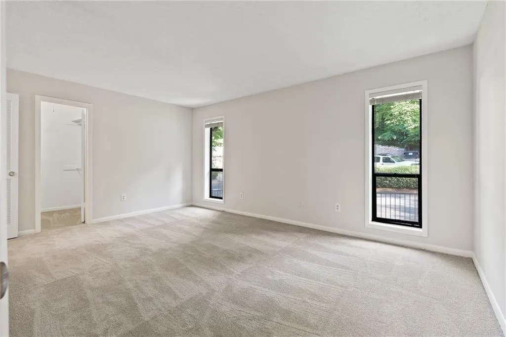 8740 Roswell Road Unit 3d, Sandy Springs, Georgia 30350, 3 Bedrooms Bedrooms, ,2 BathroomsBathrooms,Residential,Sold,8740 Roswell Road Unit 3d,6893851