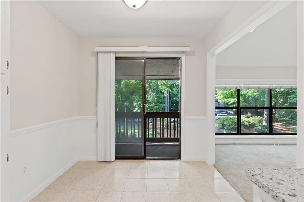 8740 Roswell Road Unit 3d, Sandy Springs, Georgia 30350, 3 Bedrooms Bedrooms, ,2 BathroomsBathrooms,Residential,Sold,8740 Roswell Road Unit 3d,6893851
