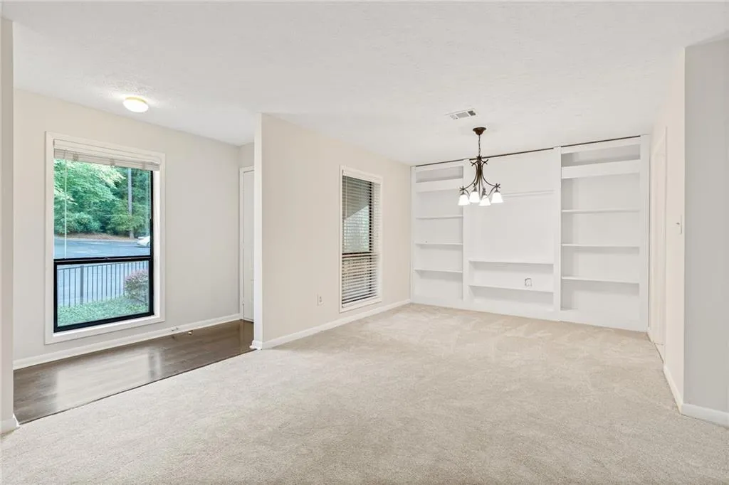 8740 Roswell Road Unit 3d, Sandy Springs, Georgia 30350, 3 Bedrooms Bedrooms, ,2 BathroomsBathrooms,Residential,Sold,8740 Roswell Road Unit 3d,6893851
